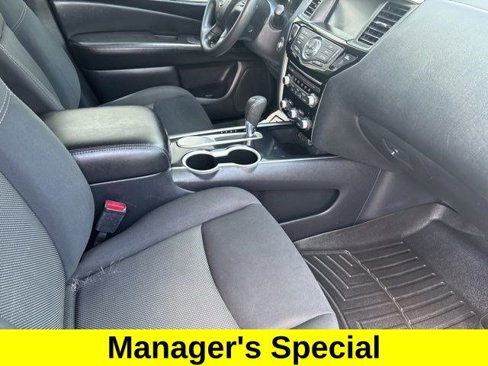 Used 2018 Nissan Pathfinder S image 36