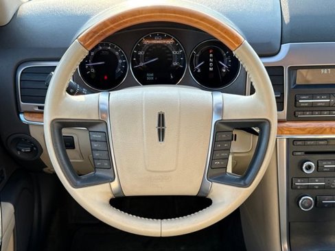 Used 2010 Lincoln MKZ image 23