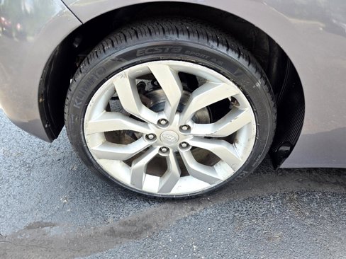 Used 2013 Hyundai Veloster w/ Style Pkg image 9