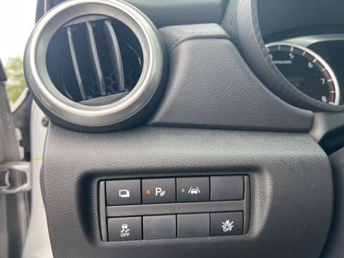 Used 2024 Nissan Versa S w/ S Plus Package image 29