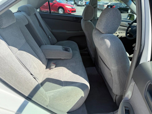 Used 2004 Toyota Camry LE image 12