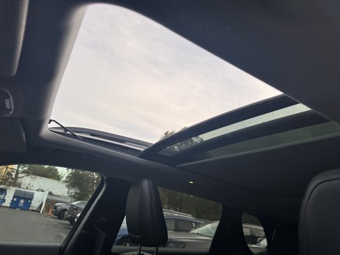 Certified 2022 Jeep Cherokee Latitude w/ Sun & Sound Group image 16