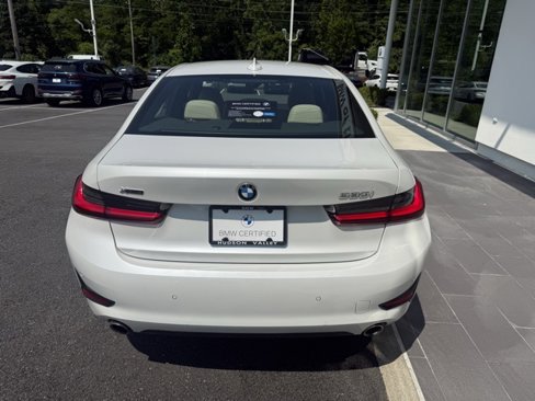 Certified 2022 BMW 330i xDrive Sedan w/ Driving Assistance Package image 8