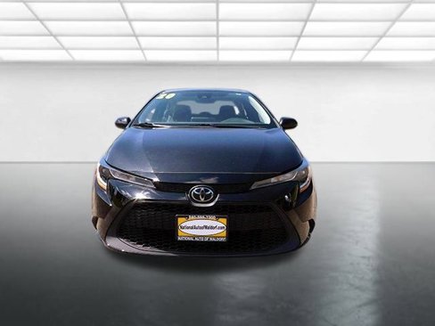 Used 2021 Toyota Corolla LE image 2