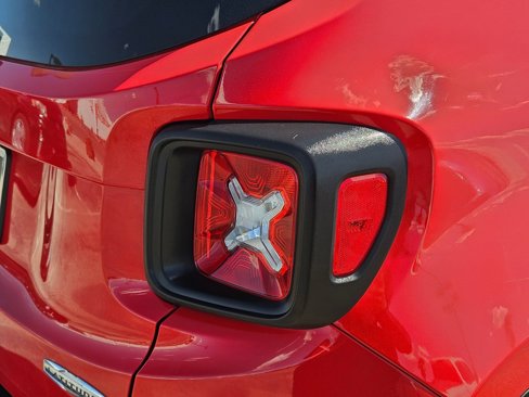 Used 2019 Jeep Renegade Latitude image 11