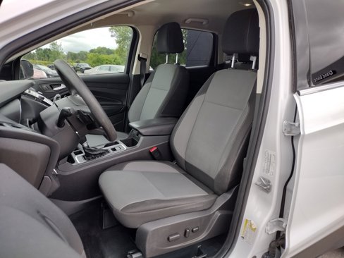 Used 2017 Ford Escape SE w/ SE Cold Weather Package image 2