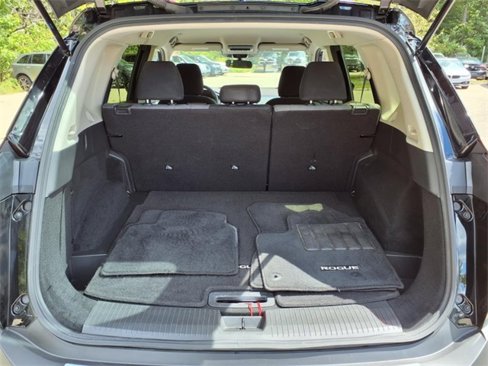 Used 2023 Nissan Rogue SV image 7