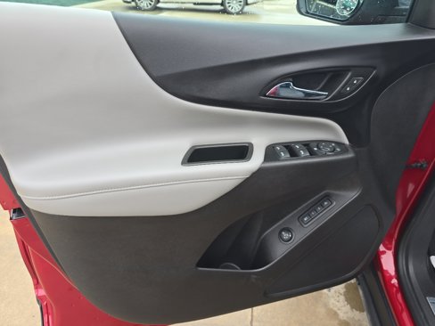 Used 2018 Chevrolet Equinox Premier image 21