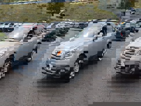 Used 2013 Subaru Outback 2.5i Premium image 3