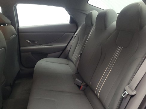 Used 2023 Hyundai Elantra SEL w/ Convenience Package image 18