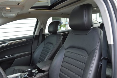 Used 2015 Ford Fusion SE w/ Equipment Group 202A image 11