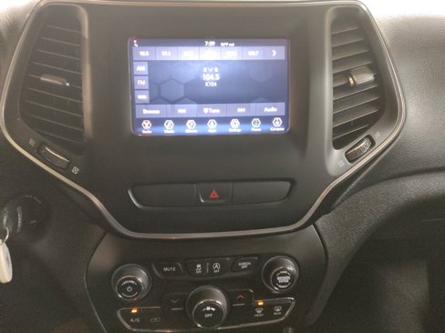 Used 2019 Jeep Cherokee Latitude w/ Popular Appearance Group image 25