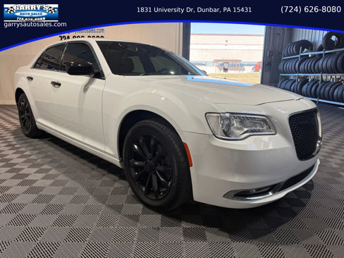 Used 2018 Chrysler 300 Limited image 3