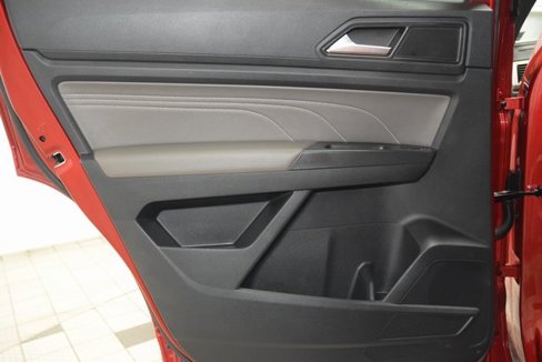 Used 2021 Volkswagen Atlas Cross Sport SEL R-Line image 45
