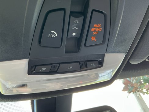 Used 2018 BMW 330e image 32