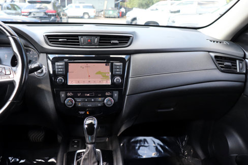 Used 2019 Nissan Rogue SV w/ Sun & Sound Touring Package image 18