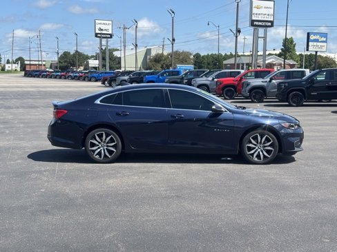 Used 2017 Chevrolet Malibu LT image 9
