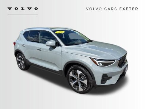 New 2025 Volvo XC40 B5 Core w/ Protection Package Premier image 1