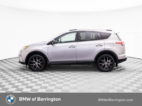 Used 2016 Toyota RAV4 SE image 2