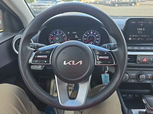 Used 2023 Kia Forte LXS image 19