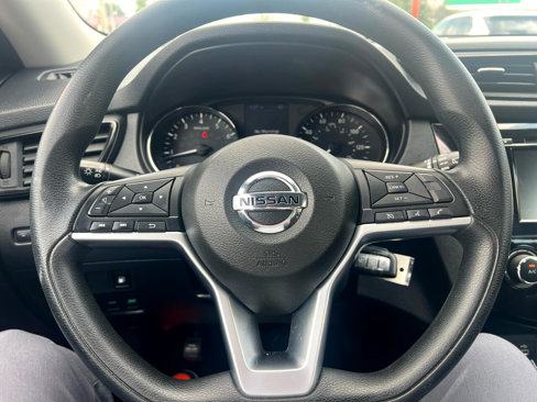 Used 2018 Nissan Rogue S image 12