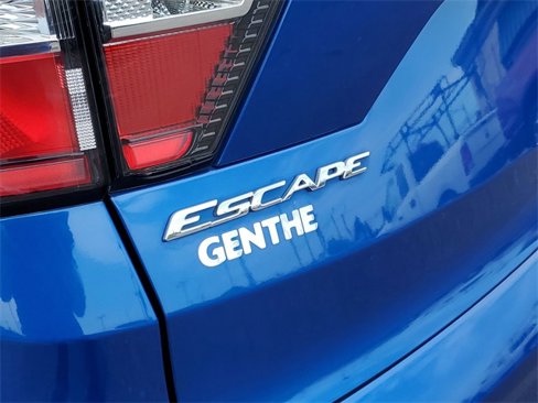 Used 2017 Ford Escape Titanium image 29