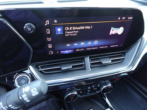 New 2025 Chevrolet Trax RS w/ Sunroof Package image 18