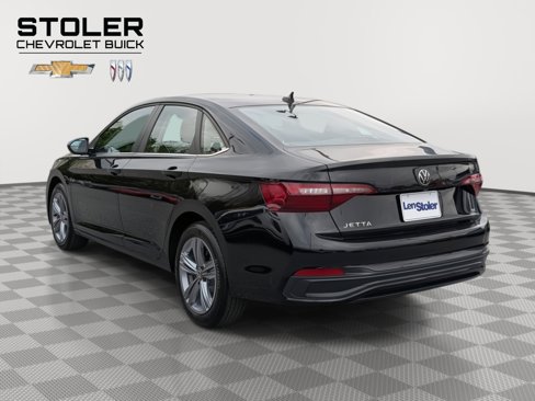 Used 2024 Volkswagen Jetta SE image 3