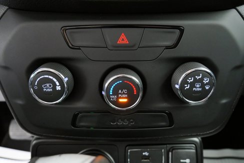 Used 2018 Jeep Renegade Sport w/ Power & Air Group image 28