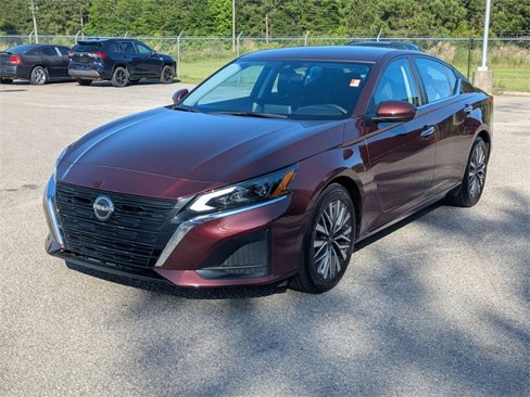 Used 2023 Nissan Altima 2.5 SV image 11
