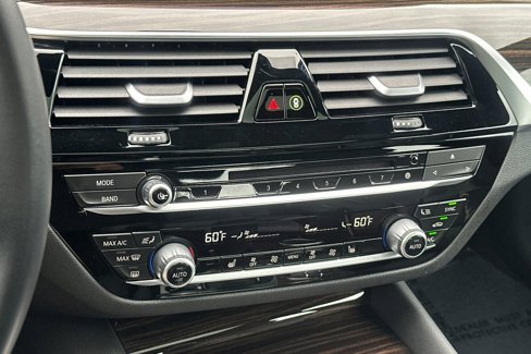 Used 2019 BMW 530e w/ Convenience Package image 20