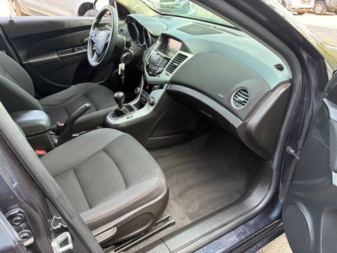 Used 2015 Chevrolet Cruze Eco image 17