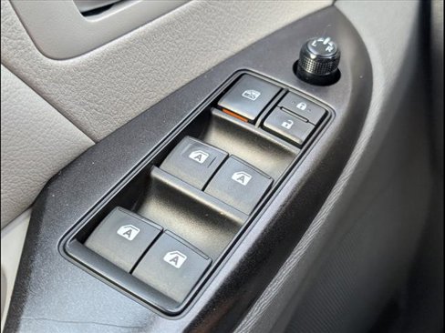 Used 2016 Toyota Sienna LE image 14