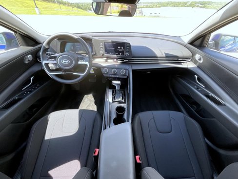 New 2025 Hyundai Elantra SE image 13