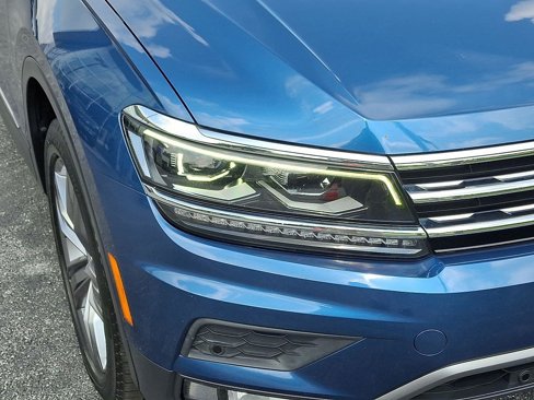 Used 2018 Volkswagen Tiguan SEL Premium image 9