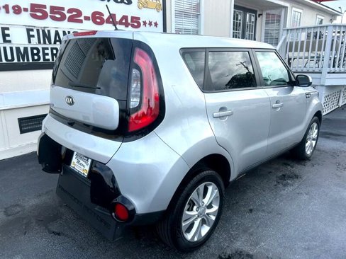 Used 2016 Kia Soul + image 7