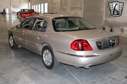 Used 1999 Lincoln Continental image 3
