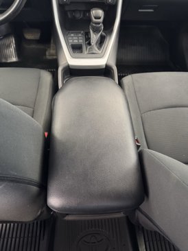 Used 2020 Toyota RAV4 LE image 17