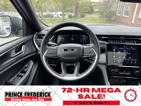 New 2025 Jeep Grand Cherokee Laredo X image 18