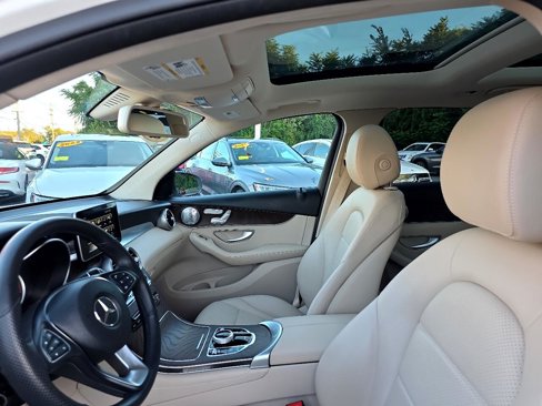Used 2019 Mercedes-Benz GLC 300 4MATIC w/ Premium Package image 30