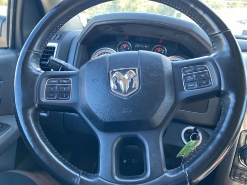 Used 2018 RAM 1500 SLT image 9