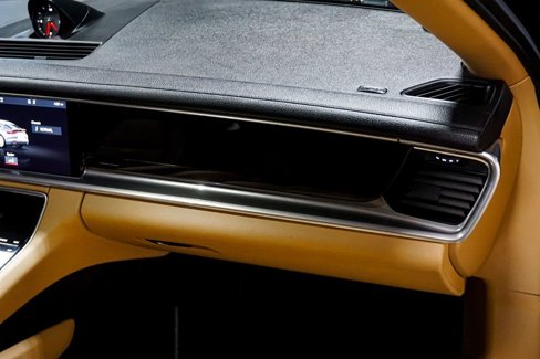 Used 2018 Porsche Panamera image 40