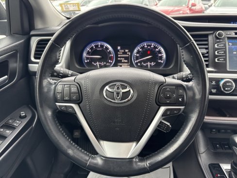 Used 2018 Toyota Highlander XLE image 21