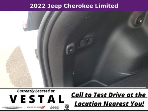 Used 2022 Jeep Cherokee Limited image 15