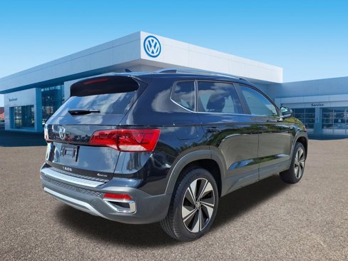 Certified 2024 Volkswagen Taos SE image 7