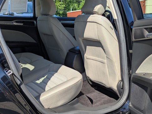 Used 2017 Ford Fusion S image 13