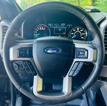 Used 2015 Ford F150 Platinum w/ Equipment Group 701A Luxury image 11