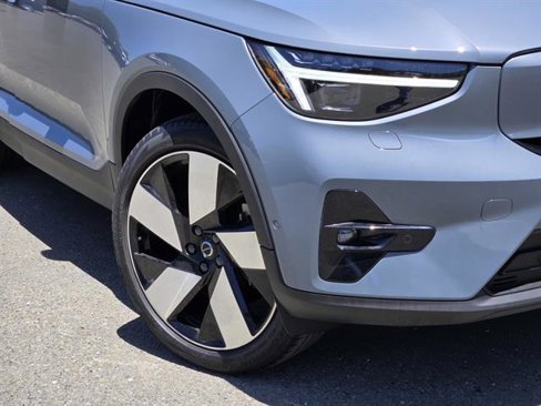 Certified 2023 Volvo C40 P8 Recharge Ultimate image 9