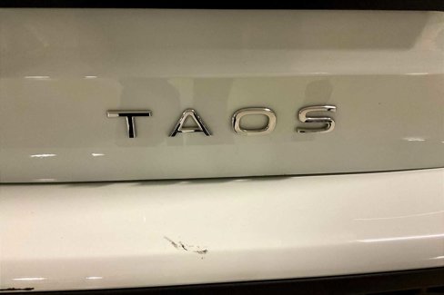 Used 2023 Volkswagen Taos SE image 9