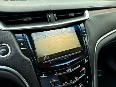 Used 2018 Cadillac XTS Luxury image 4